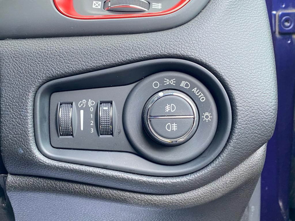 RENEGADE Trailhawk Beats Edition ジープ新百合ヶ丘 ジープ認定中古車 Jeep【AUTOEXPERT】